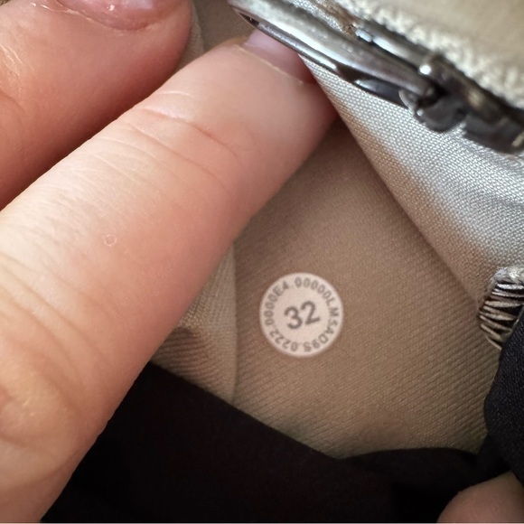 Lululemon ABC Men’s Khaki Tan Pant - Picture 9 of 9